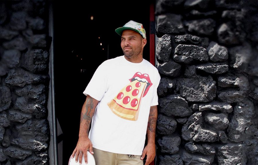 Salman Agah wearing his Pizzanista's T-shirt